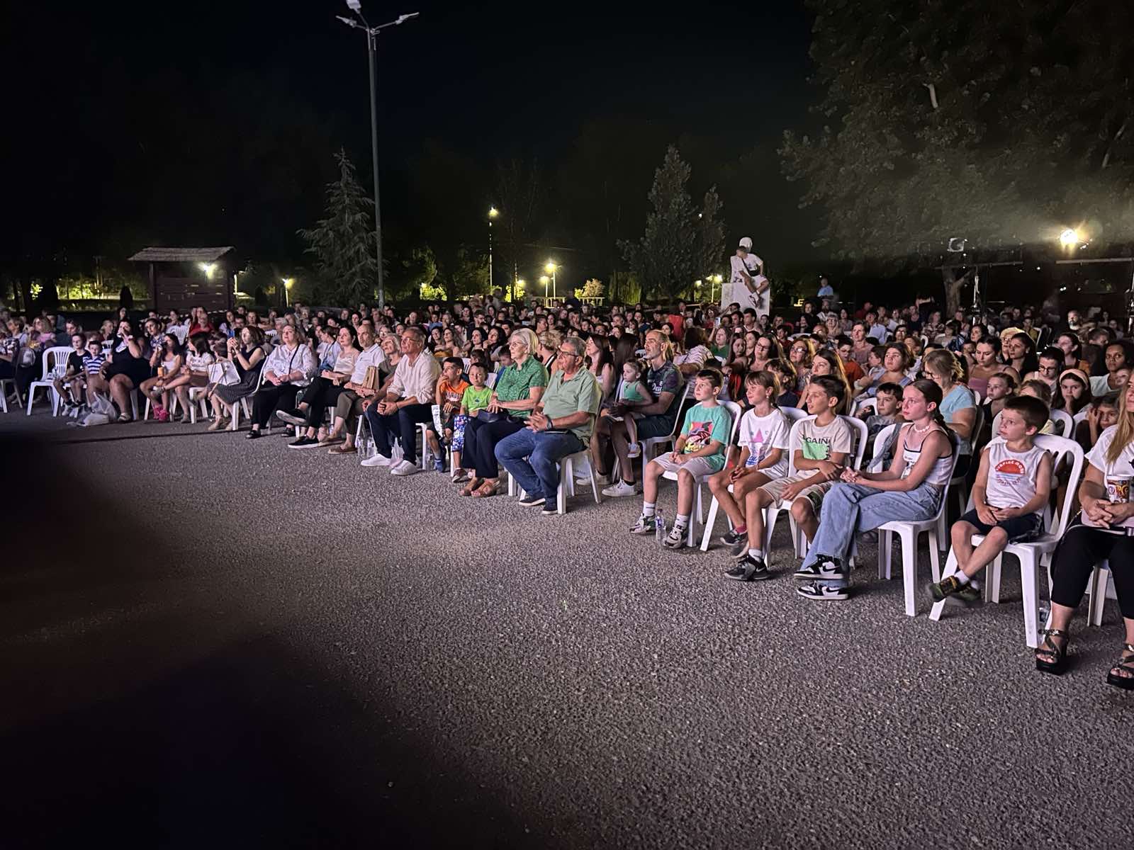 Πάνω από 1000 θεατές «αγκάλιασαν» το «Μαγικό Κλειδί» της Κάρμεν Ρουγγέρη στα Φάρσαλα