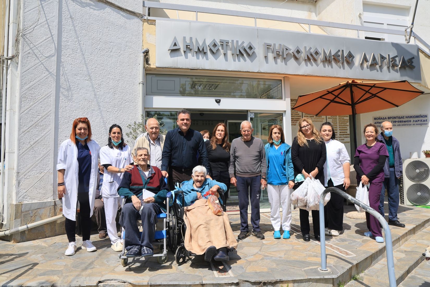 Επίσκεψη Μαμάκου σε κοινωνικές δομές και λαϊκή αγορά