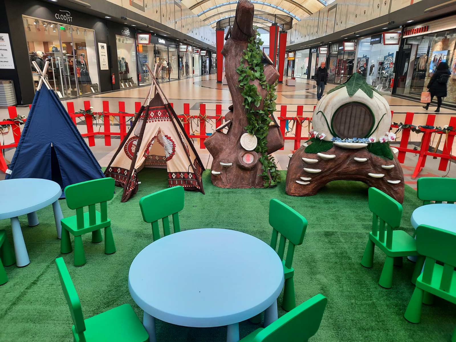 Το Fashion City Outlet μας ταξιδεύει στη «Χώρα του Ποτέ» και  το Κρησφύγετο του CAPTAIN HOOK