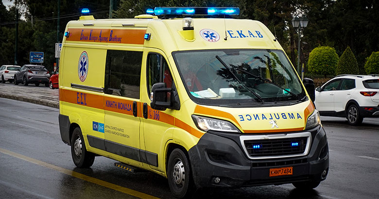 Ελαφρύς τραυματισμός πεζού από μηχανάκι
