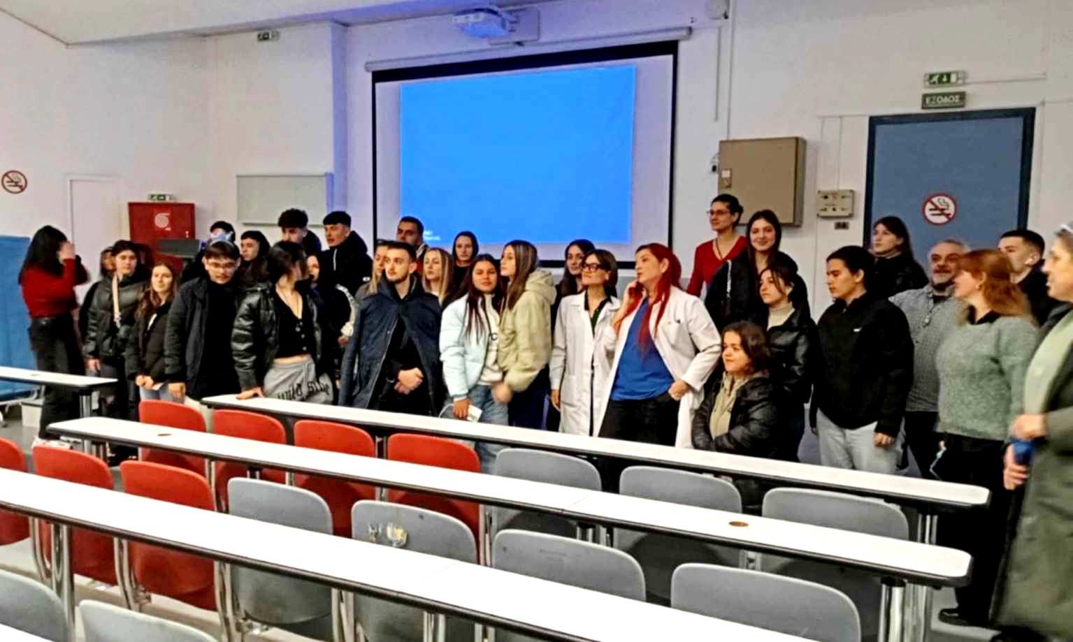 Το ΕΠΑΛ Τυρνάβου επισκέφθηκε το ΑΧΕΠΑ και το Ιπποκράτειο νοσοκομείο 
