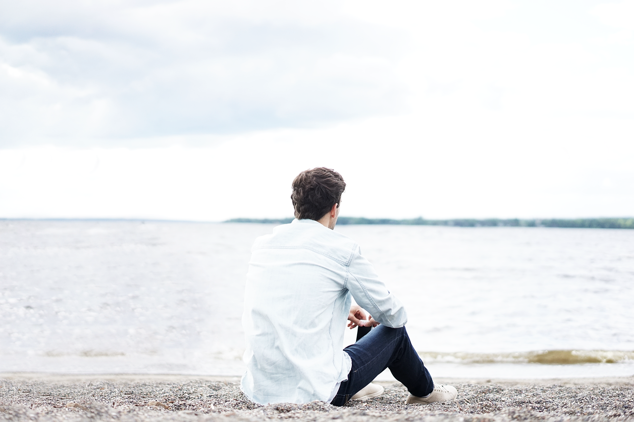 Πώς επηρεάζει τους άνδρες ένας χωρισμός; Η απομόνωση και οι ψυχικές διεργασίες