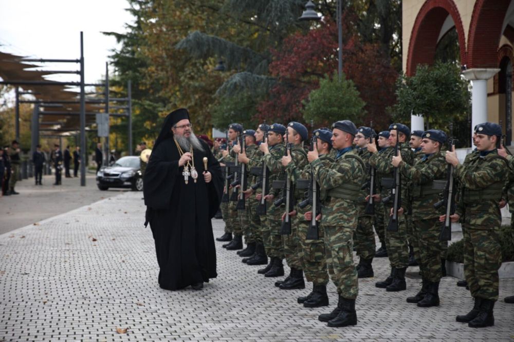 Δοξολογία για τις Ένοπλες Δυνάμεις στον Άγιο Αχίλλιο (φωτο)