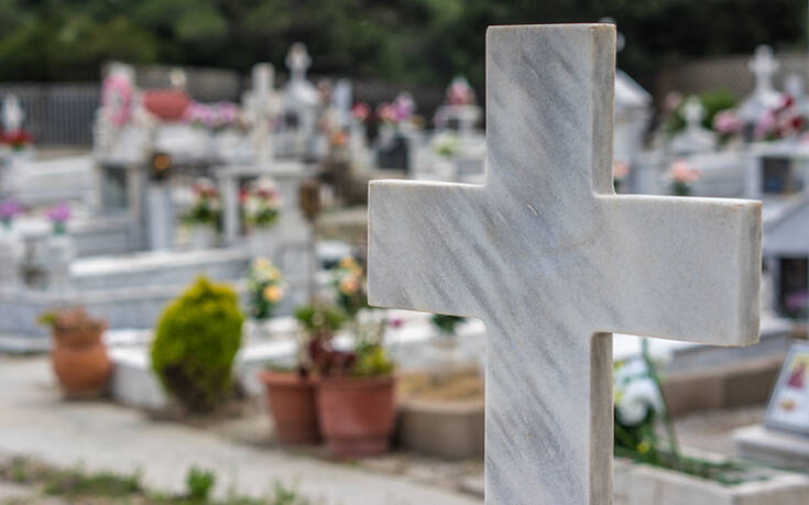 Άσηπτοι οι νεκροί του κορονοϊου στη Λάρισα - Προβληματισμός μετά τις πρώτες εκταφές 