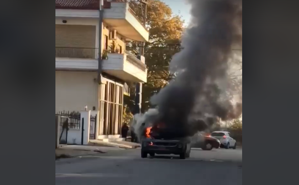 Παρανάλωμα του πυρός όχημα του δήμου Τυρνάβου στον Αμπελώνα