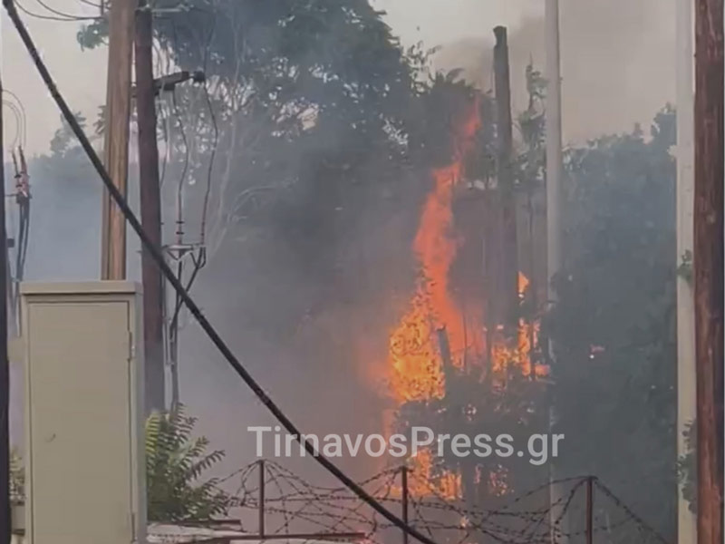 Φωτιά σε αποθήκη έξω απο τη Λάρισα 