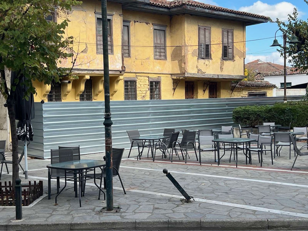 Μέτρα προστασίας στην ιστορική οικία Καλακαλλά από τον Δήμο Τυρνάβου