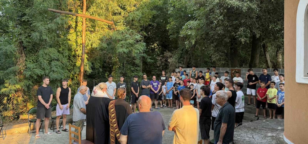 Τις κατασκηνώσεις της Χριστιανικής Εστίας Λάρισας επισκέφθηκε ο Ιερώνυμος