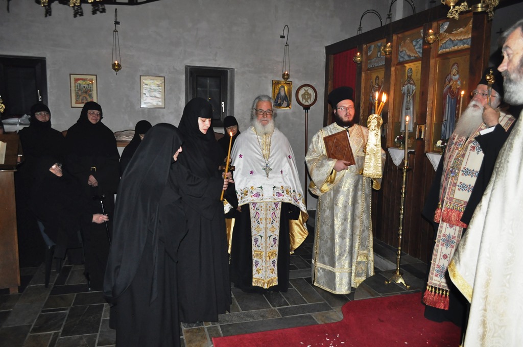 Ρασοφορία νέας μοναχής στην Ανατολή Αγιάς