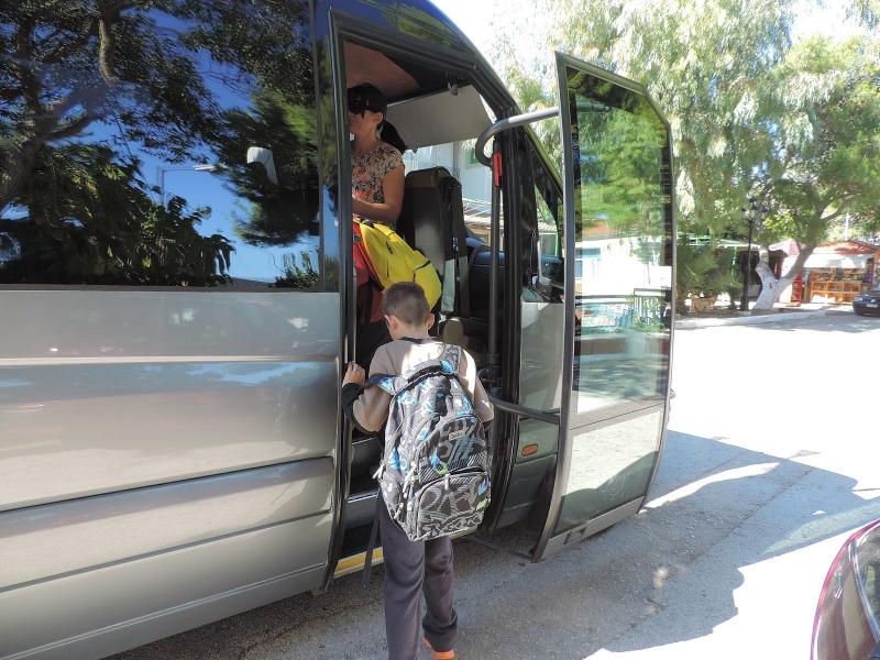 11 εκατ. ευρώ στην Περιφέρεια Θεσσαλίας για τη μεταφορά μαθητών