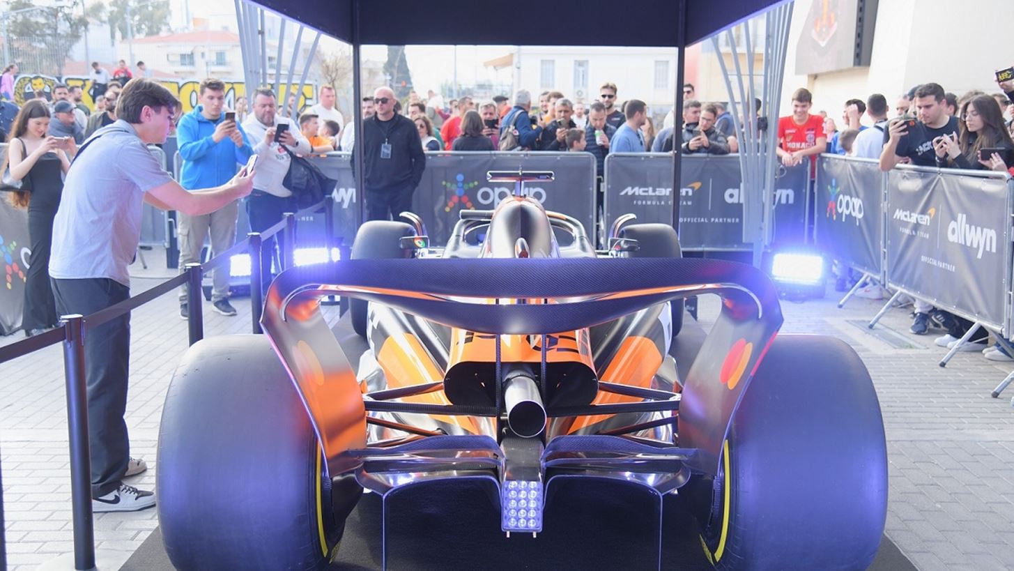 Το μονοθέσιο της McLaren Formula 1 Team στη Λάρισα 