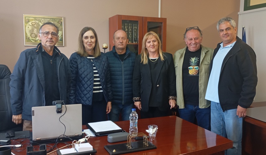 Με εκπαιδευτικούς της Ελασσόνας η  Διευθύντρια Πρωτοβάθμιας Εκπαίδευσης Λάρισας