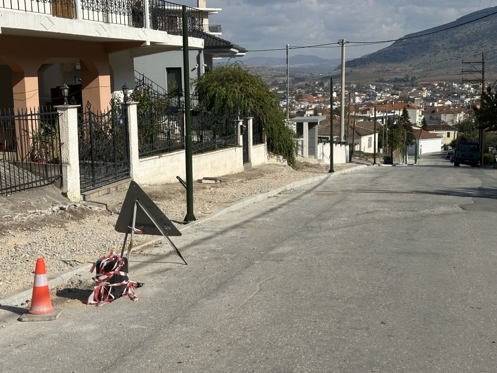 Προχωρά η ανάπλαση της περιοχής πέριξ του Πύργου Καραμίχου στα Φάρσαλα