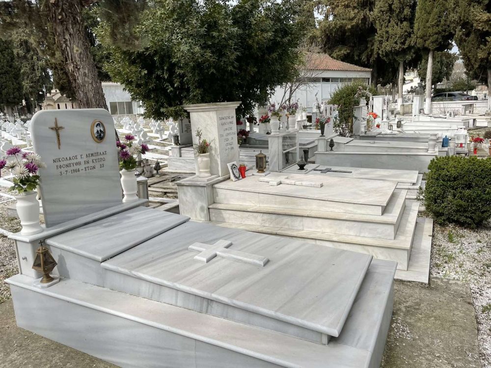 Ψυχοσάββατο στα Στρατιωτικά Κοιμητήρια Λάρισας και Αγιάς 