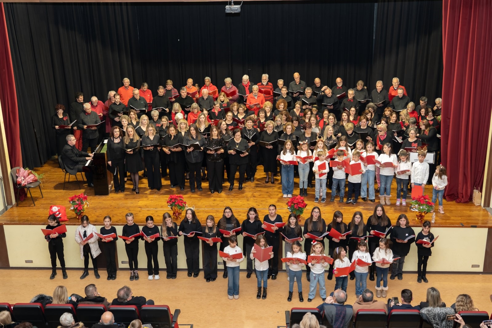 Η χριστουγεννιάτικη συναυλία "Christmas Bells" στην Ελασσόνα 