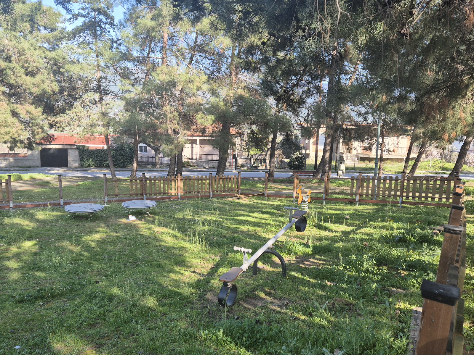 Bανδαλισμοί σε παιδικές χαρές του Δήμου Τεμπών 