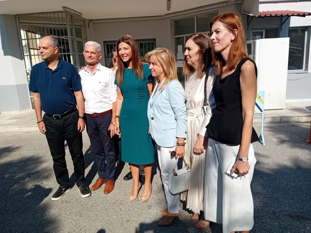 Λάρισα: Παρουσία Ζαχαράκη ο αγιασμός στο πρώτο ΕΠΑΛ σε σωφρονιστικό κατάστημα