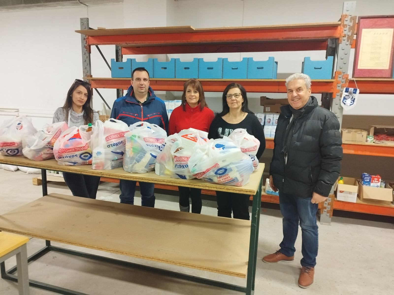 ΙΡΑ Λάρισας: Προσφορά τροφίμων στον φιλανθρωπικό σύλλογο "Αγάπη" του Δήμου Κιλελέρ