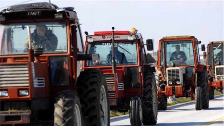 Προετοιμασία αγροτών για το συλλαλητήριο στα Φάρσαλα