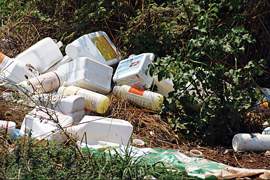 Αποκομιδή κενών πλαστικών συσκευασιών φυτοπροστατευτικών προϊόντων στα χωριά του Δ. Λαρισαίων
