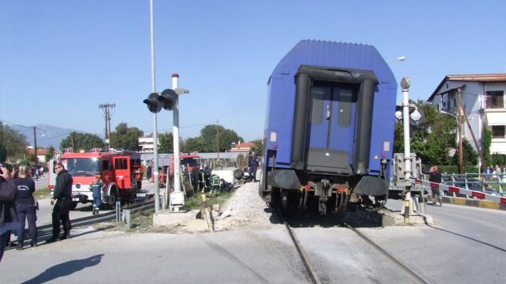 Τρένο συγκρούστηκε με αυτοκίνητο στο Κιλελέρ – Αγιο είχε ο οδηγός του οχήματος 