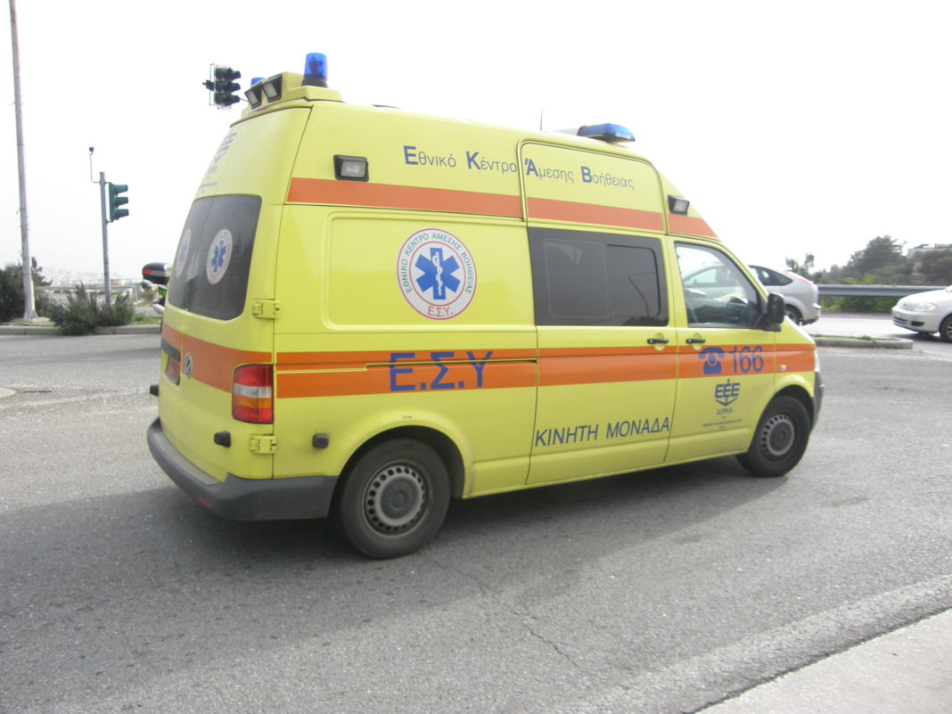 Tροχαίο ατύχημα στη Λάρισα - Στο νοσοκομείο μία γυναίκα 