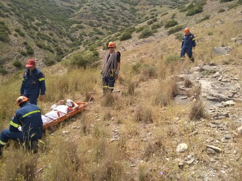 Η επιχείρηση διάσωσης του 68χρονου ορειβάτη στο Γεντίκι (φωτο)