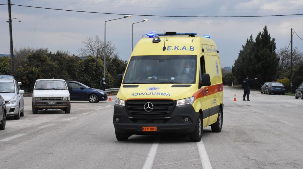 Τροχαίο στο κέντρο της Λάρισας - Στο ΓΝΛ μεταφέρθηκε τραυματίας οδηγός δικύκλου