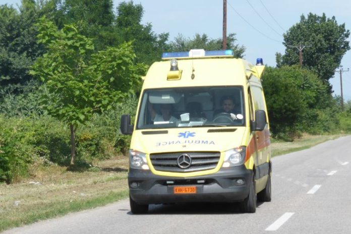 Εκτροπή αυτοκινήτου στη Λάρισα – Στο νοσοκομείο ο 33χρονος οδηγός