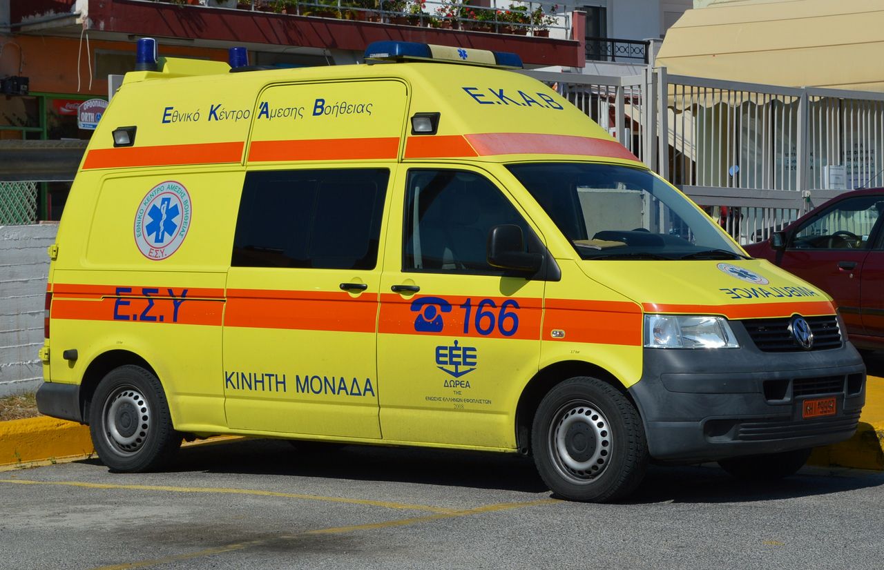Λάρισα: Ζευγάρι στο νοσοκομείο μετά από τροχαίο 
