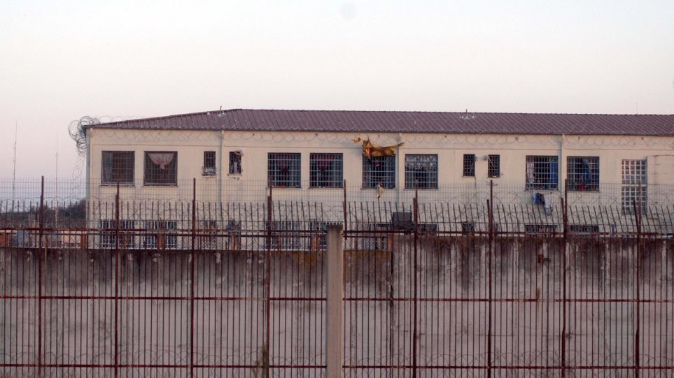 Φυλακές Λάρισας: Έληξε η εξέγερση - Επέστρεψαν στα κελιά τους οι κρατούμενοι 