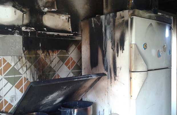 Άρπαξε φωτιά κουζίνα σε διαμέρισμα στη Λάρισα 