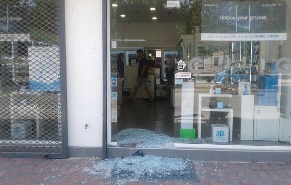 Θρασύτατες κλοπές σε καταστήματα στον Αμπελώνα-Σε εξέλιξη οι ερευνες της Αστυνομίας 