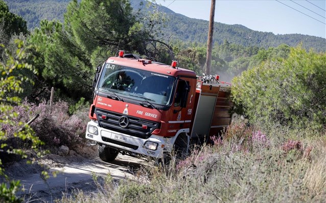 Υπό έλεγχο η φωτιά στο Μικρό Βουνό – Κάηκαν αθέριστα σιτηρά