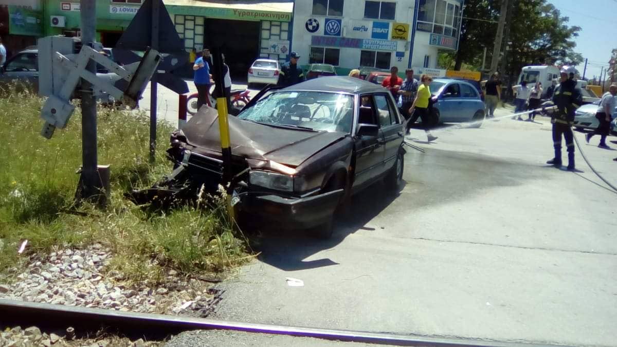 Aυτοκίνητο συγκρούστηκε με τρένο στην οδό Βόλου - Ενας τραυματίας 