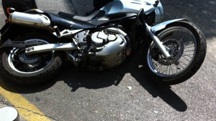 Αμπελώνας: Μοτοσικλετιστής τραυματίστηκε σοβαρά σε τροχαίο