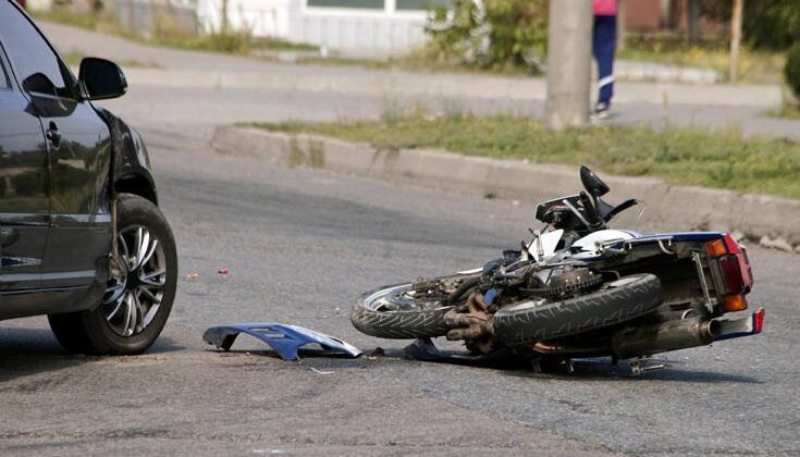 Λάρισα: Σοβαρός τραυματισμός 18χρονου μοτοσικλετιστή σε τροχαίο 