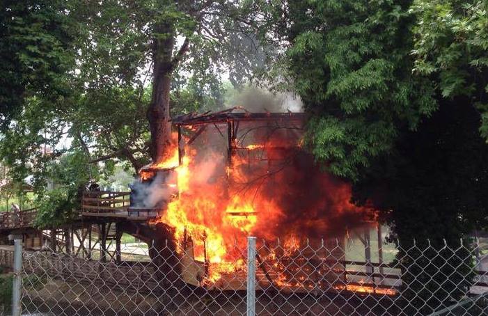 Τρίκαλα: Κάηκε το σπίτι του Άι Βασίλη στον "Μύλο των Ξωτικών"