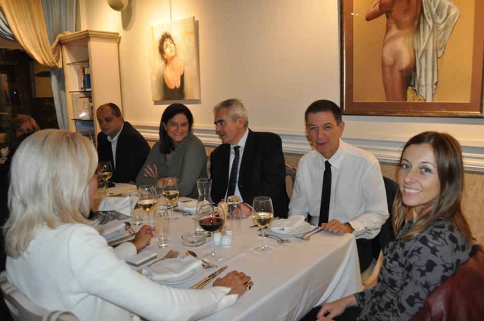 Γαλάζιο τραπέζωμα στη Λάρισα προς τιμήν της Νίκης Κεραμέως - Δείτε εικόνες