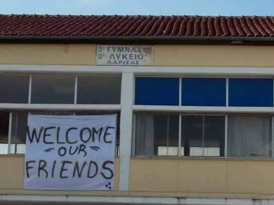 Θερμό το καλωσόρισμα στα  προσφυγόπουλα που πήγαν σήμερα στο 3ο Γυμνάσιο Λάρισας