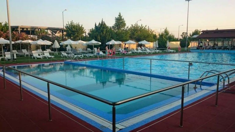 Δωρεάν μαθήματα κολύμβησης για παιδιά στη δημοτική πισίνα