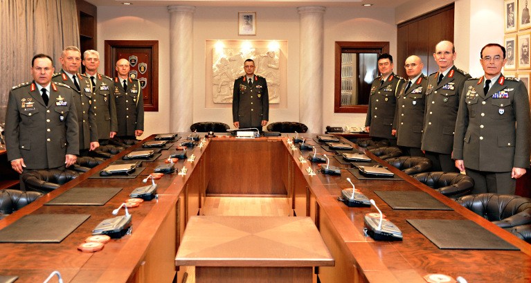 Στο Σαραντάπορο Ελασσόνας συνεδριάζει σήμερα το Ανώτατο Στρατιωτικό Συμβούλιο
