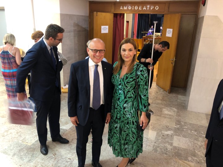 Συνάντηση της Στέλλας Μπίζιου με τον Ιταλό πρέσβη