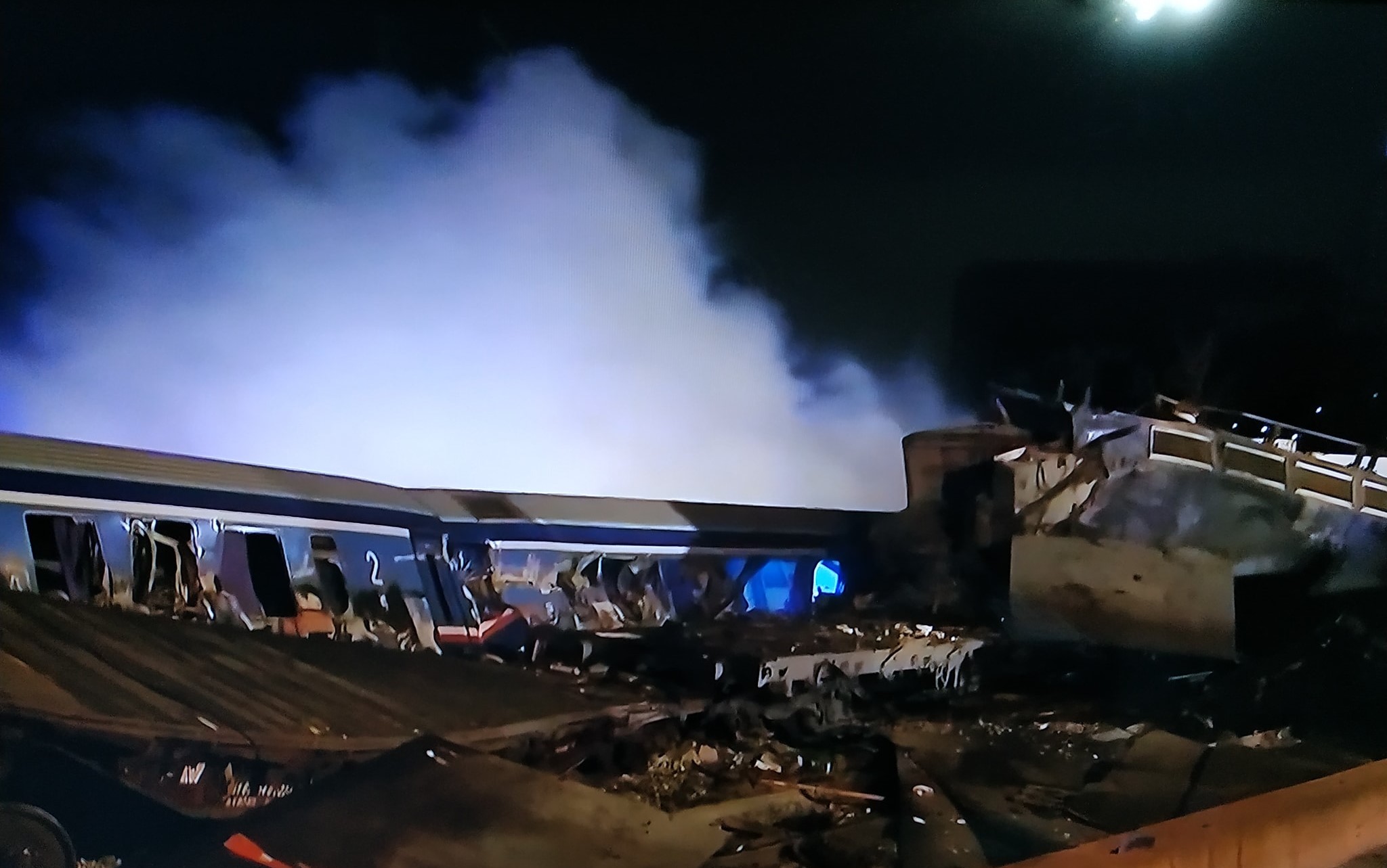 Τραγωδία στα Τέμπη: 8 νεκροί, πάνω από 50 τραυματίες από τη σύγκρουση των τρένων 