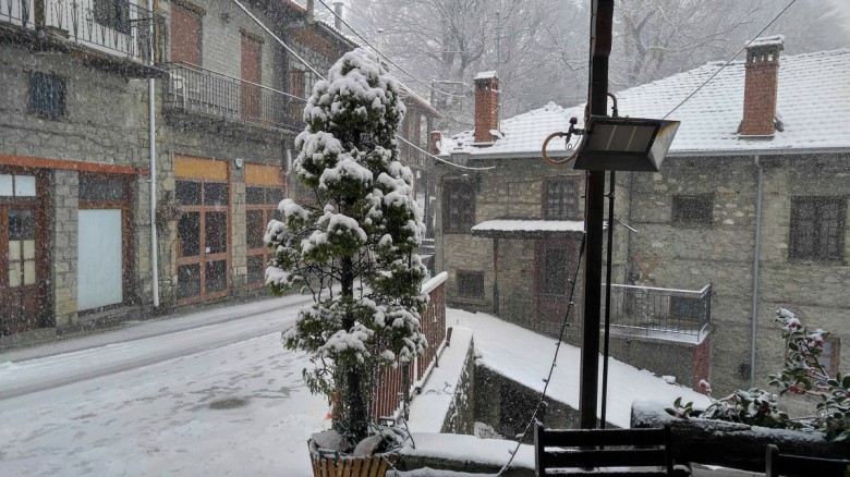 Κλειστά σχολεία και πολικές θερμοκρασίες στα ορεινά του νομού Λάρισας