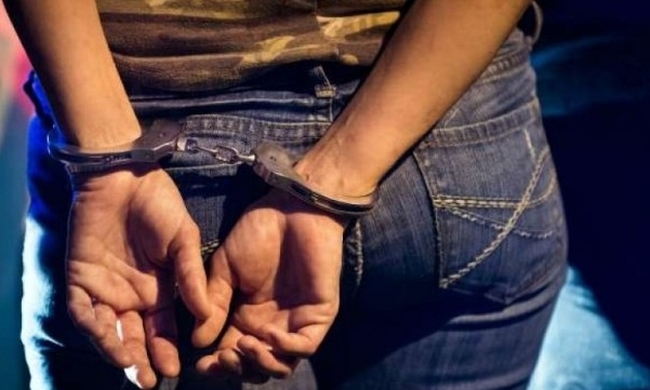 Συνελήφθη η γυναίκα που εξαπατούσε ως εφοριακός ηλικιωμένους στη Λάρισα