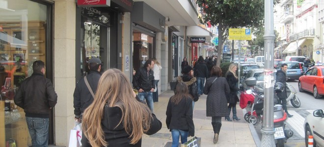 Οι καταναλωτές ξόδεψαν λιγότερα τα Χριστούγεννα