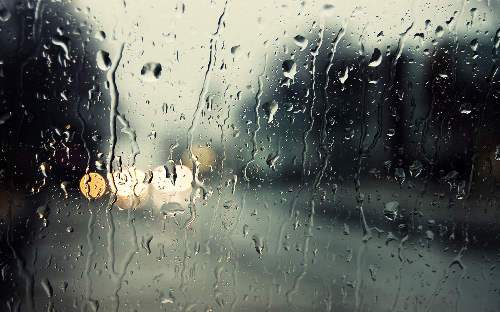 Ασταμάτητη η βροχή το Σαββατοκύριακο στη Λάρισα