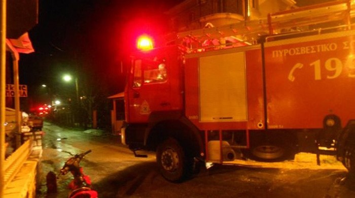 Πυρκαγιά σε σπίτι στη Γιάννουλη. Η πυροσβεστική έσωσε ένα εγκλωβισμένο άτομο