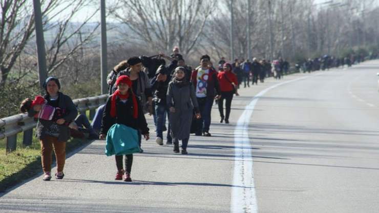 Νέος αποκλεισμός της Εθνικής Οδού Λάρισας-Τρικάλων από πρόσφυγες για μια ώρα